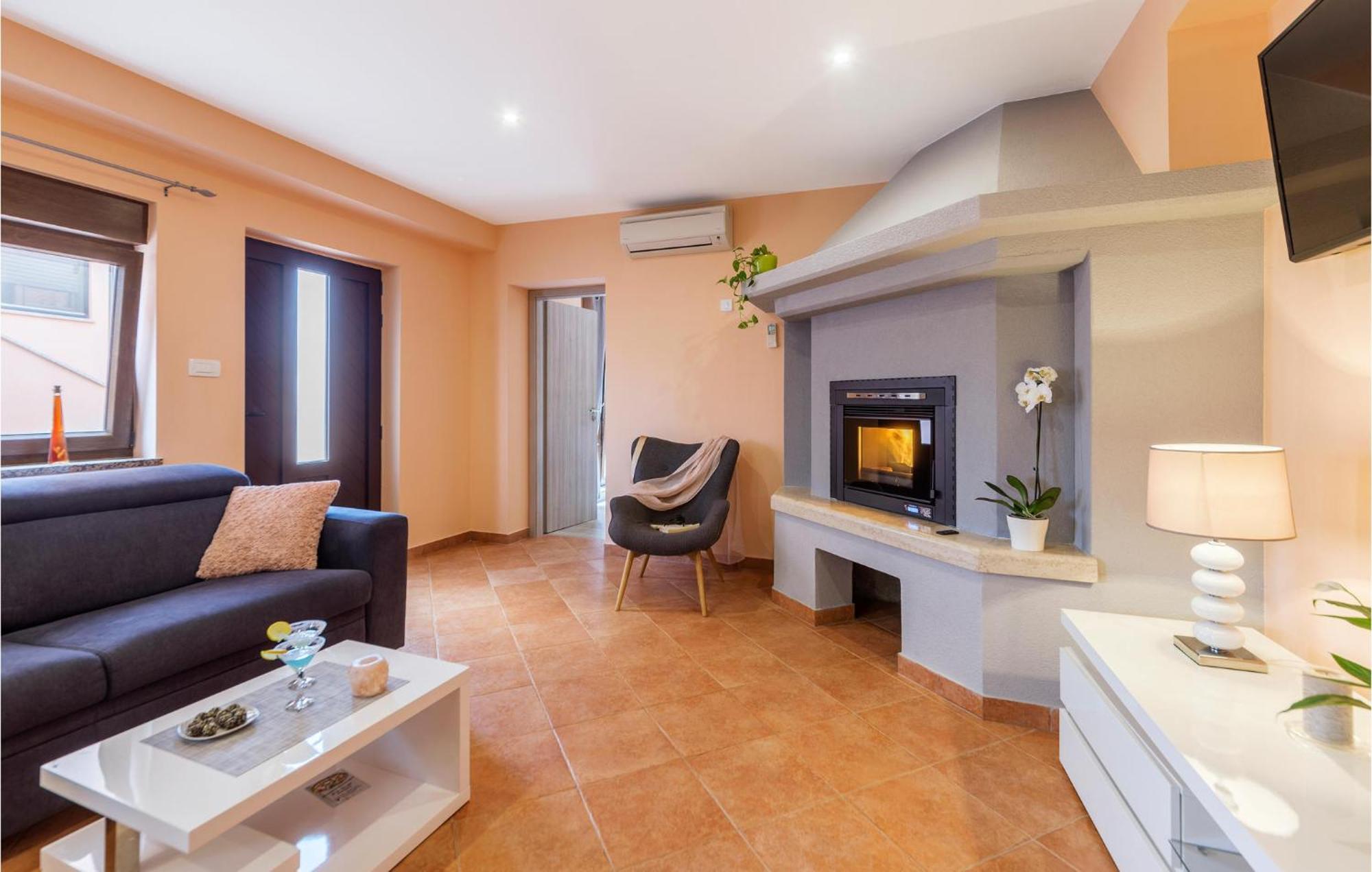 1 Bedroom Stunning Apartment In Pula Bagian luar foto