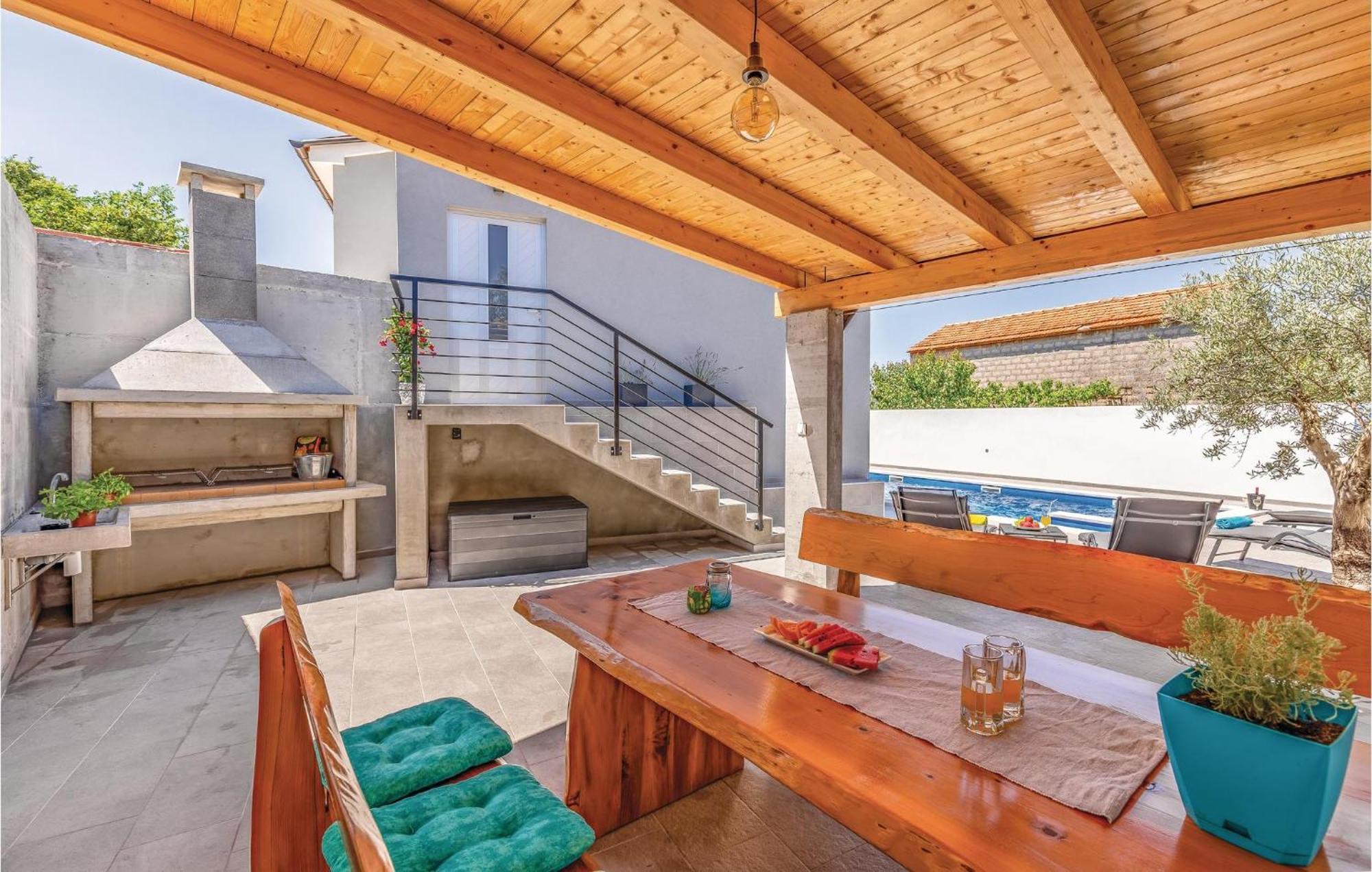 1 Bedroom Stunning Apartment In Pula Bagian luar foto