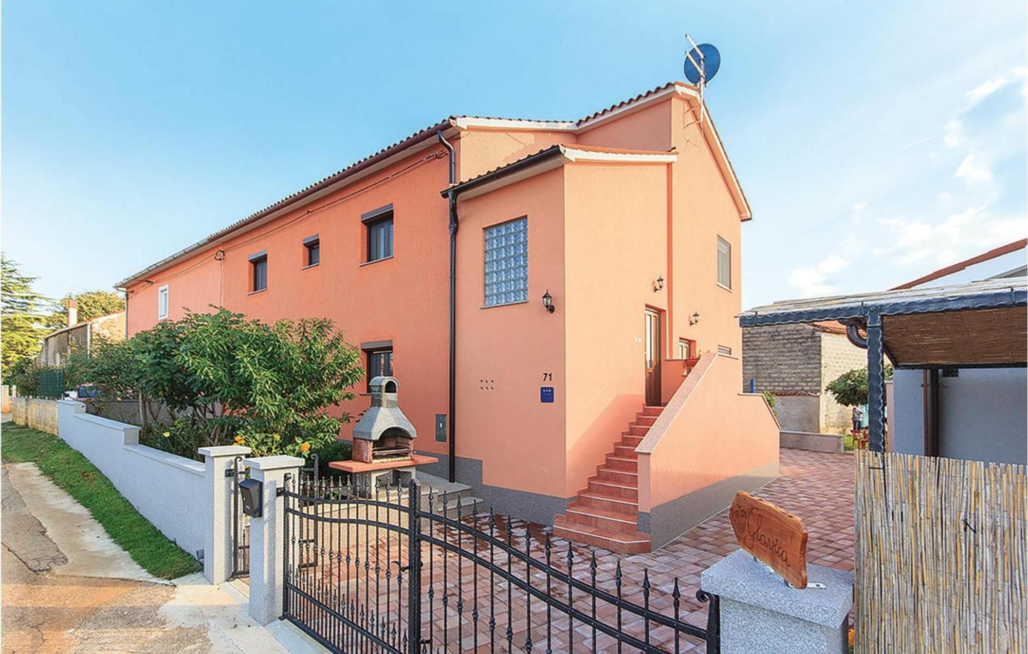 1 Bedroom Stunning Apartment In Pula Bagian luar foto
