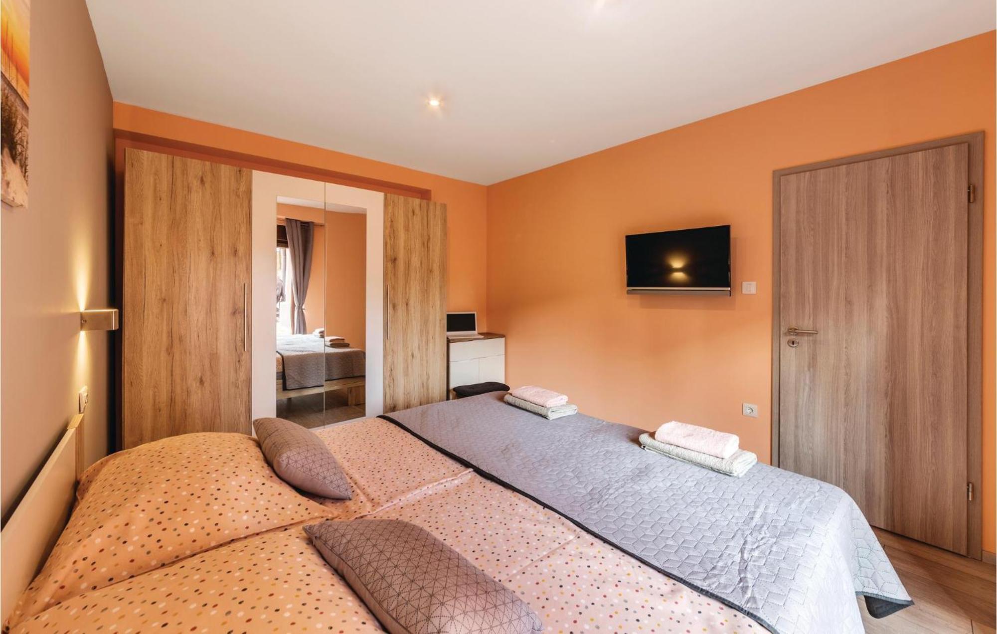 1 Bedroom Stunning Apartment In Pula Bagian luar foto