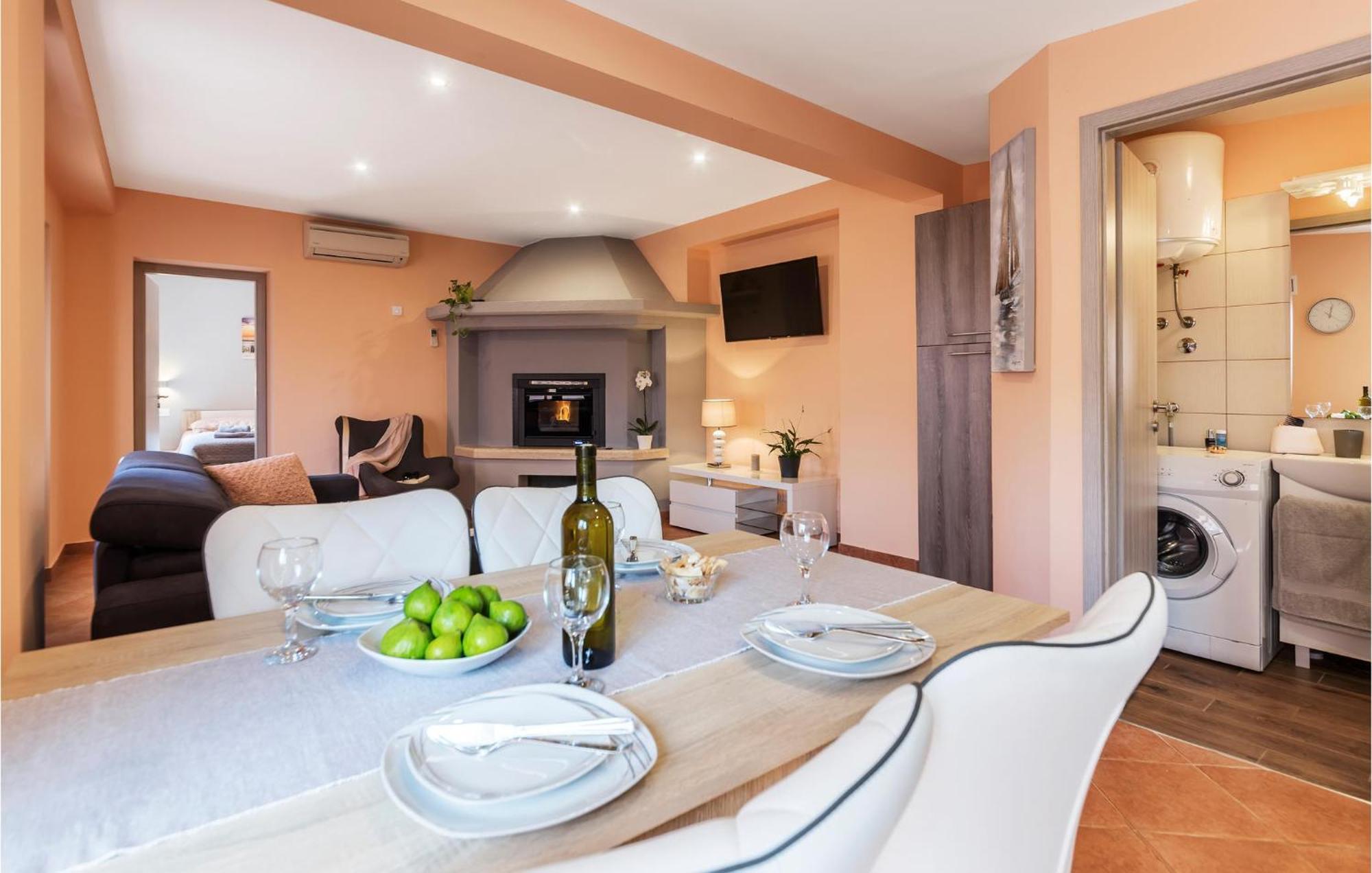 1 Bedroom Stunning Apartment In Pula Bagian luar foto