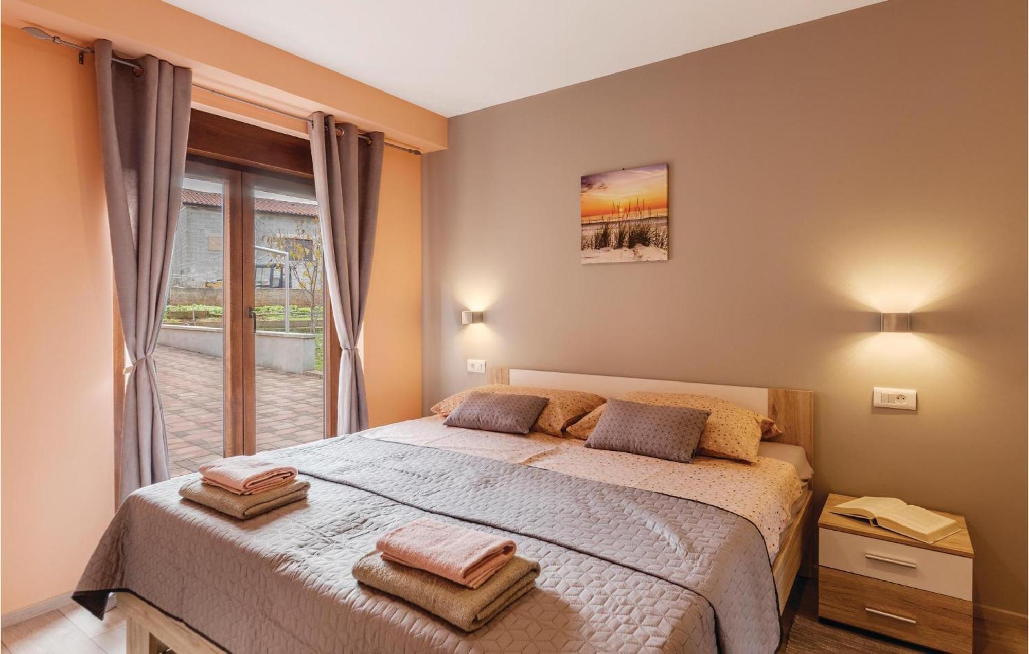 1 Bedroom Stunning Apartment In Pula Bagian luar foto