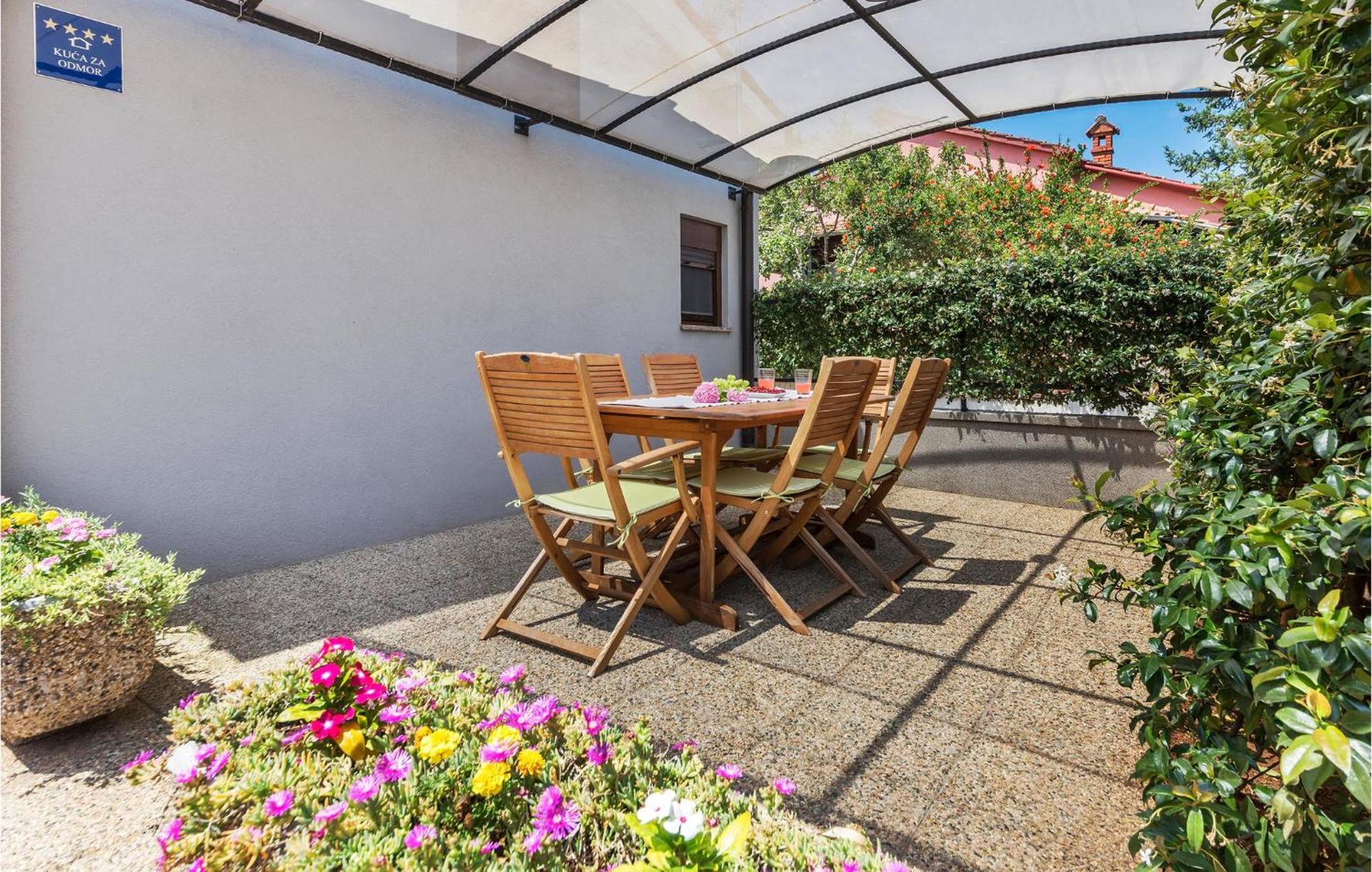 1 Bedroom Stunning Apartment In Pula Bagian luar foto